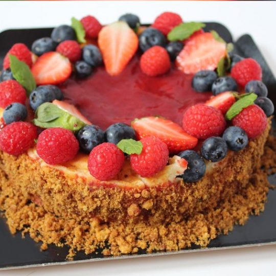 Tarta de Queso con Frutas de Temporada
